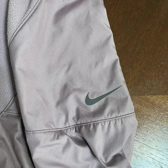 Nike Women's Purple Smoke F Zip Run Division Jacket - Picture 11 of 13